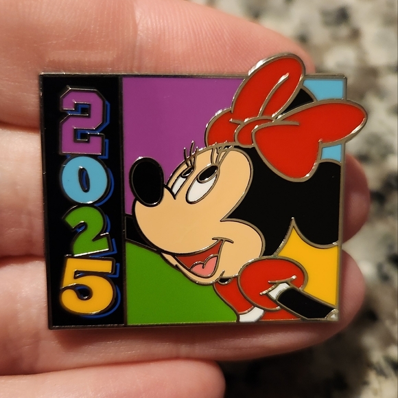(5 For $30) Disney Pin Parks Exclusive Minnie Mouse 2025 Logo Pin - Picture 1 of 4